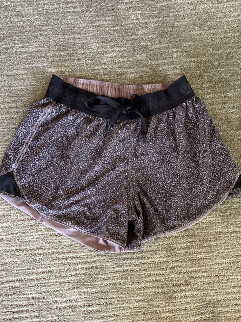Lululemon ~ Choose a Side ~ Reversible Shorts ~ 8